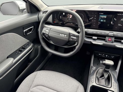 New 2025 Kia K4 EX image 12