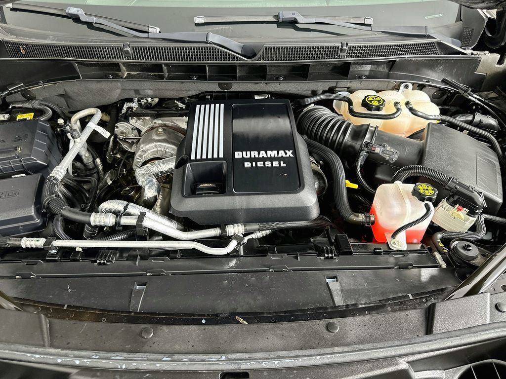 Used 2023 GMC Yukon XL Denali AWD/4WD image 32
