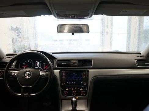 Used 2019 Volkswagen Passat 2.0T Wolfsburg image 28