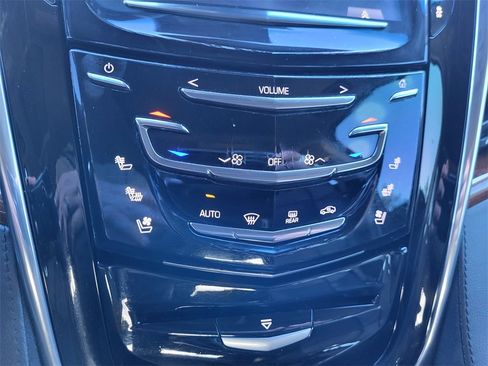 Used 2016 Cadillac Escalade Luxury image 30