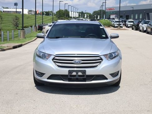Used 2017 Ford Taurus SEL FWD image 3