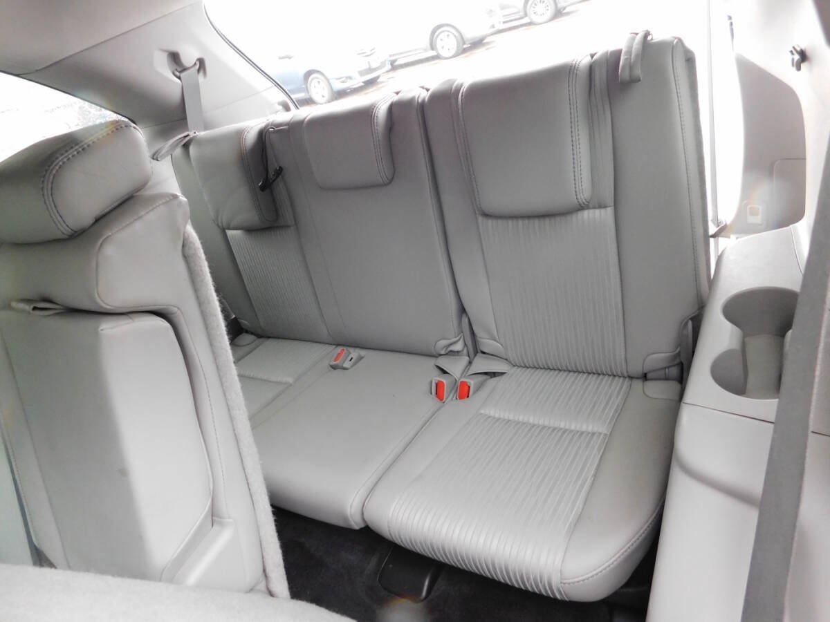 Used 2017 Toyota Highlander Plus w/ Carpet Mat Package FWD image 7
