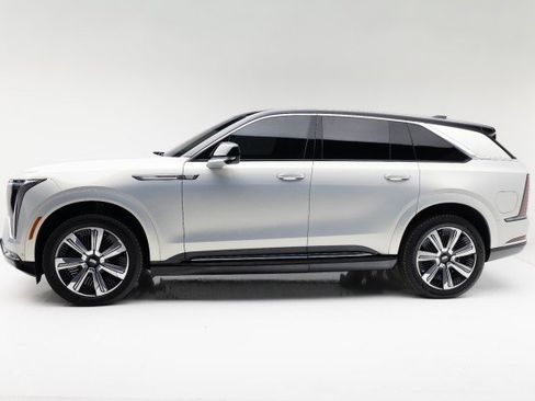 Used 2025 Cadillac Escalade IQ Luxury 2 image 13