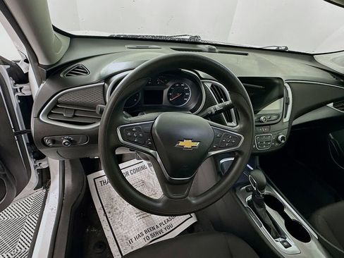 Used 2024 Chevrolet Malibu LT image 17