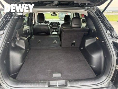 Used 2021 Jeep Cherokee Latitude Plus AWD/4WD image 29