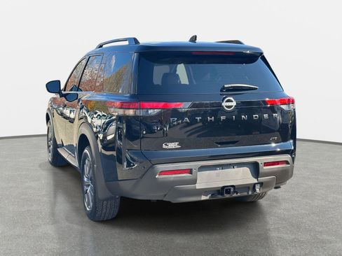 New 2025 Nissan Pathfinder SV w/ SV Premium Package image 7