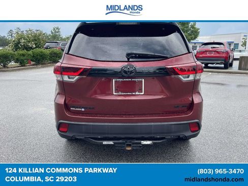 Used 2019 Toyota Highlander SE w/ Nightshade Edition AWD/4WD image 5