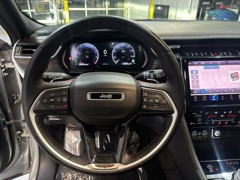 Used 2022 Jeep Grand Cherokee Trailhawk AWD/4WD image 18