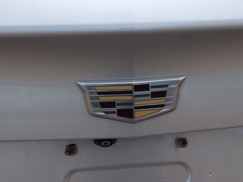 Used 2020 Cadillac XT4 Premium Luxury w/ Cold Weather Package FWD image 11