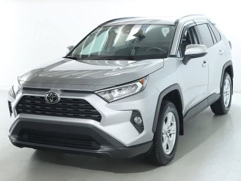 Certified 2020 Toyota RAV4 XLE image 3
