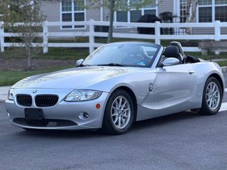 Used 2005 BMW Z4 2.5i RWD video 1