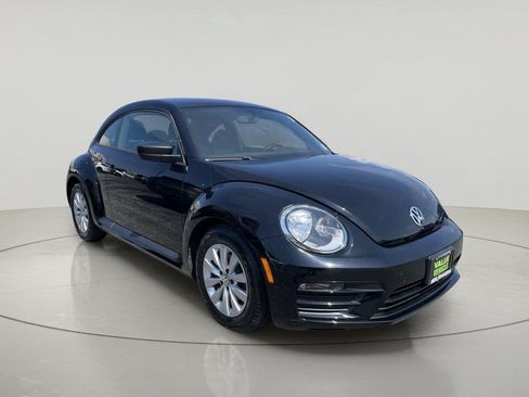 Used 2018 Volkswagen Beetle 2.0T FWD image 1