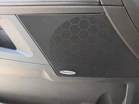 Used 2017 GMC Terrain SLE w/ Chrome Edition image 16