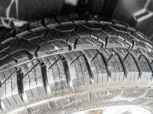 Used 2019 Jeep Cherokee Latitude w/ Popular Appearance Group image 29