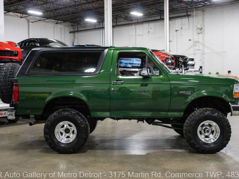 Used 1996 Ford Bronco XLT image 8