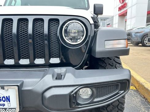 Used 2023 Jeep Wrangler Unlimited Sport AWD/4WD image 3