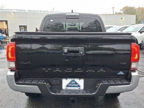 Used 2023 Toyota Tacoma TRD Sport image 5