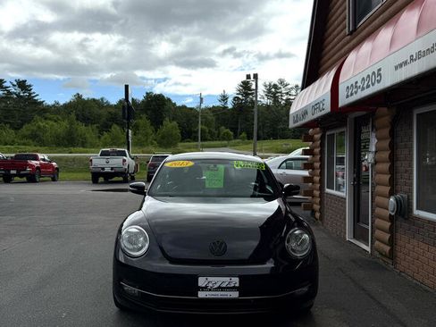 Used 2013 Volkswagen Beetle 2.0T image 2