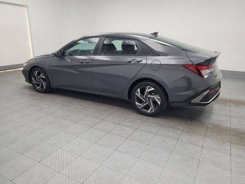 Used 2025 Hyundai Elantra Sport FWD image 3