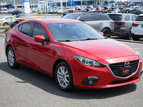 Used 2015 MAZDA MAZDA3 i Touring w/ Technology Package FWD image 7