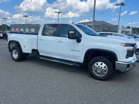 Used 2025 Chevrolet Silverado 3500 LT w/ Safety Package AWD/4WD image 3