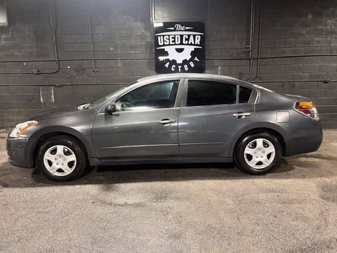 Used 2011 Nissan Altima 2.5 S FWD image 3