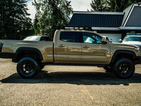 Used 2019 Toyota Tacoma TRD Off-Road AWD/4WD image 20