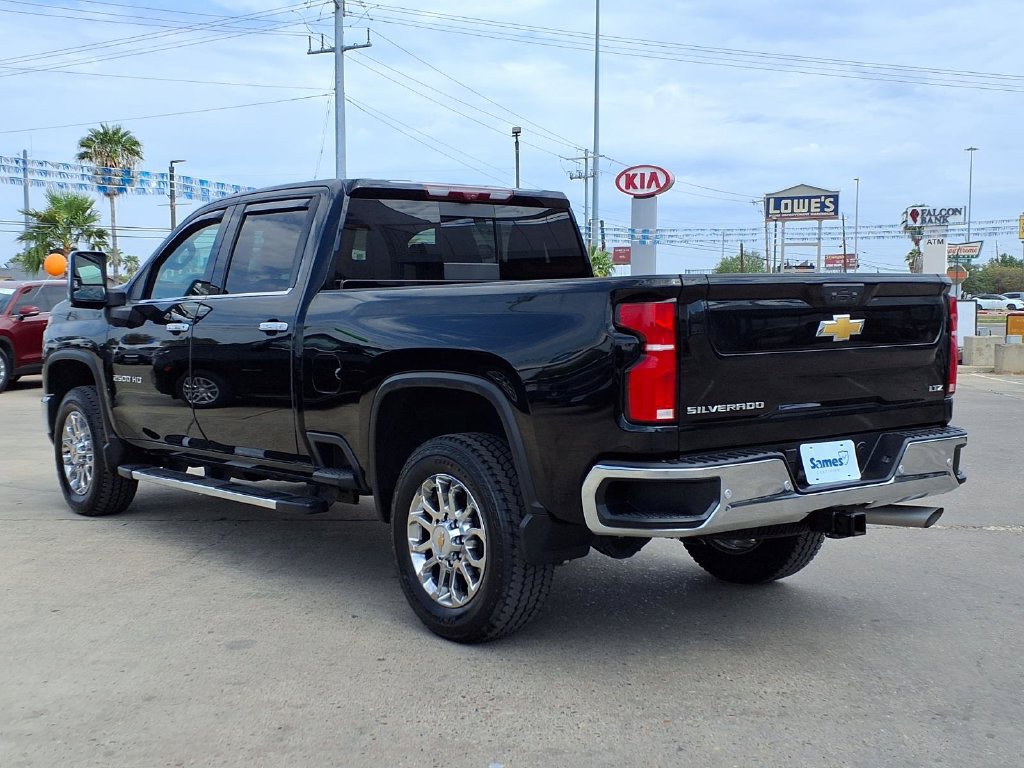 Used 2026 Chevrolet Silverado 2500 LTZ w/ LTZ Plus Package AWD/4WD image 6