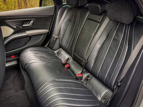 Used 2022 Mercedes-Benz EQS 450+ Sedan image 41