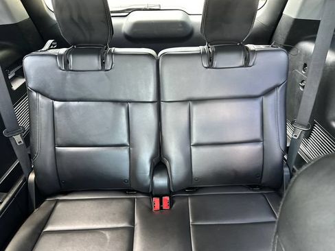 Used 2022 Ford Explorer XLT w/ Equipment Group 202A AWD/4WD image 22