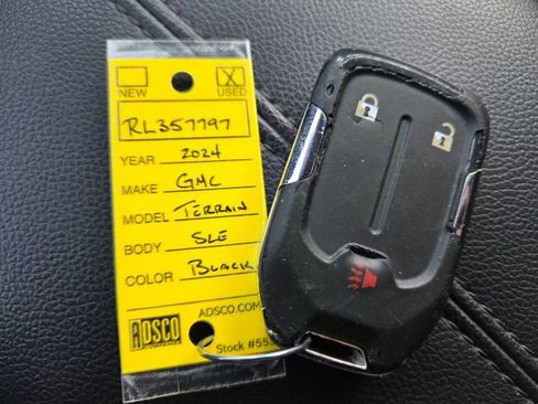 Used 2024 GMC Terrain SLE AWD/4WD image 19
