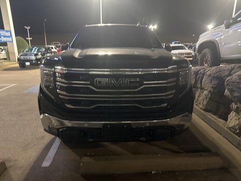 Used 2024 GMC Sierra 1500 SLT image 2