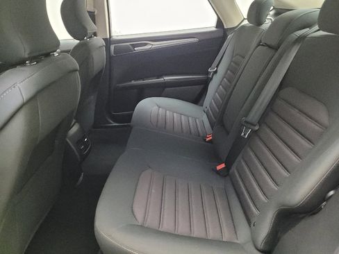 Used 2019 Ford Fusion SE image 18