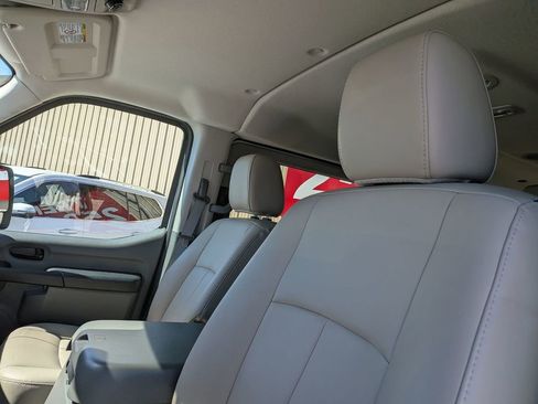 Used 2021 Nissan NV 3500 SL image 12