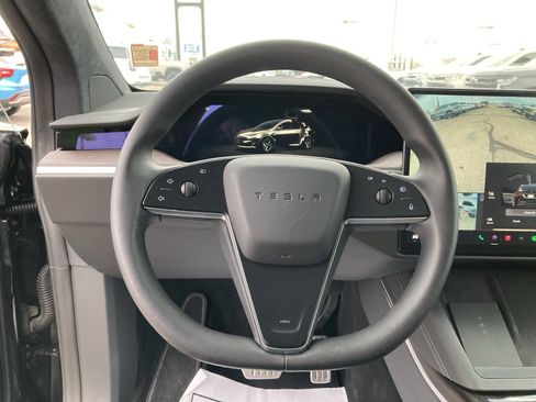 Used 2024 Tesla Model X image 16