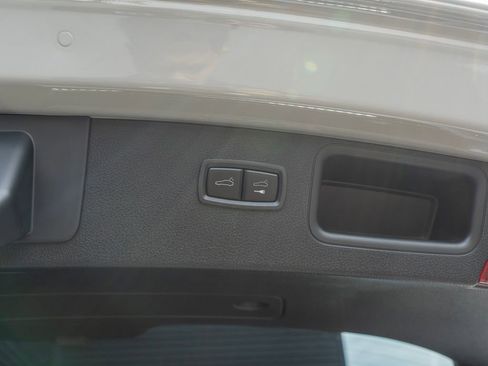 Used 2025 Porsche Macan Turbo image 34