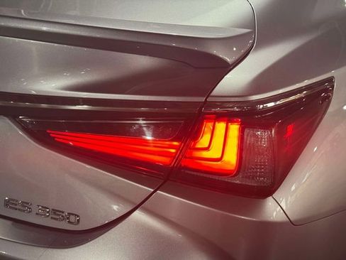 Certified 2023 Lexus ES 350 w/ Premium Package FWD image 13