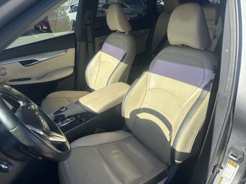 Used 2019 INFINITI QX50 Essential w/ Premium Audio Package image 6