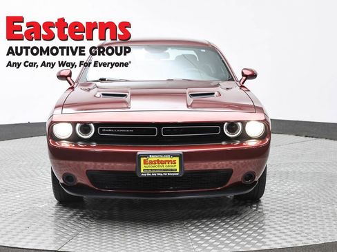 Used 2019 Dodge Challenger SXT AWD/4WD image 2