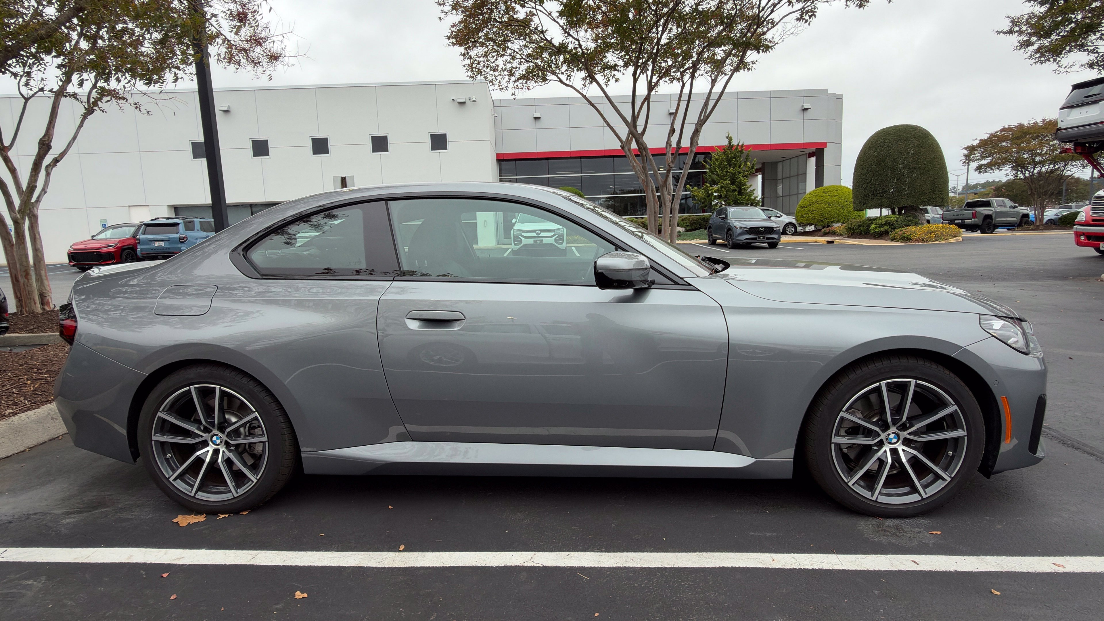 Used 2025 BMW 230i Coupe RWD image 4