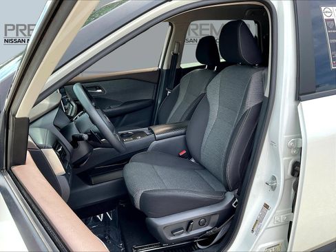 Used 2023 Nissan Rogue SV FWD image 22