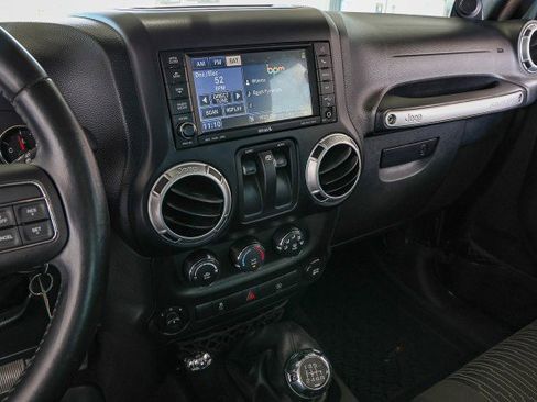 Used 2012 Jeep Wrangler Rubicon w/ PWR Convenience Group AWD/4WD image 14