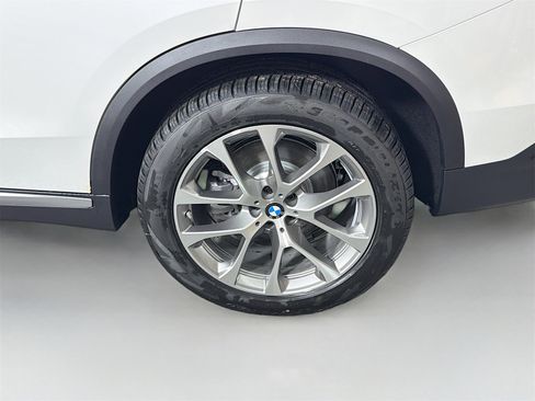New 2026 BMW X5 xDrive40i w/ Climate Comfort Package image 34