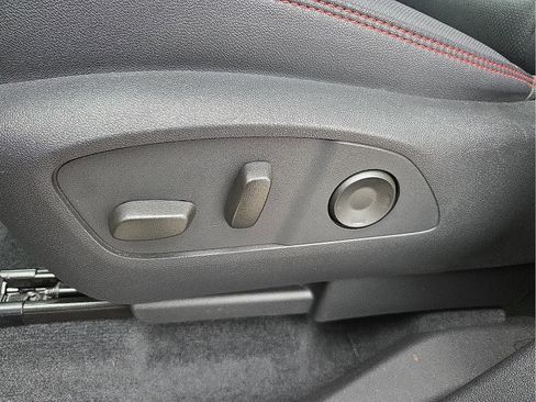 Used 2024 Chevrolet Traverse RS image 15