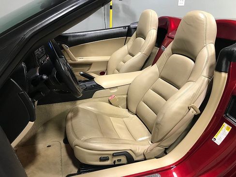 Used 2008 Chevrolet Corvette Convertible w/ Preferred Equipment Group RWD image 19