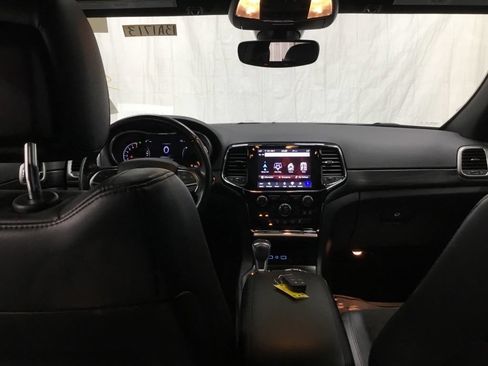Used 2020 Jeep Grand Cherokee Altitude AWD/4WD image 33