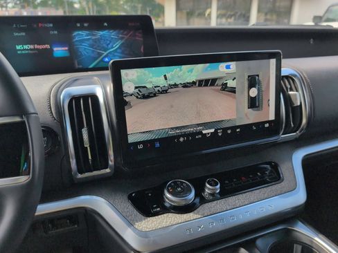 Used 2026 Ford Expedition Tremor AWD/4WD image 19