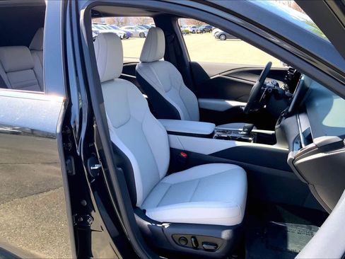Used 2025 Lexus RX 350 Premium w/ Accessory Package AWD/4WD image 9