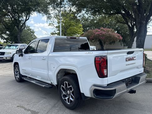Used 2024 GMC Sierra 1500 SLE AWD/4WD image 9