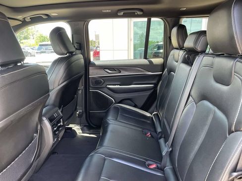 Used 2024 Jeep Grand Cherokee Limited 4xe AWD/4WD image 11